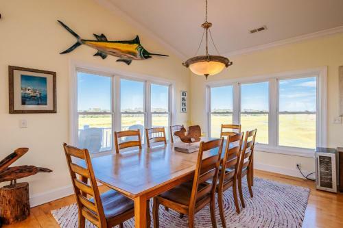 Coastal Living By Oak Island Accommodations