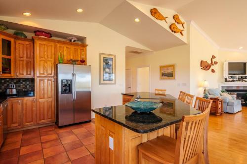 Coastal Living By Oak Island Accommodations