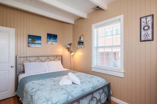 Coastal Breeze By Oak Island Accommodations