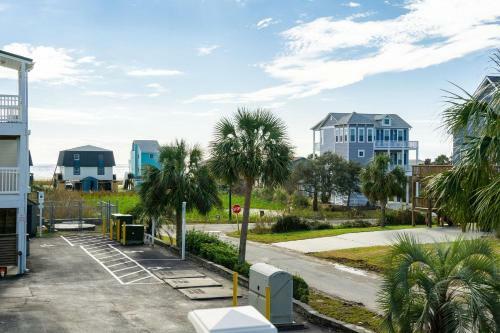 Ocean Walk By Oak Island Accommodations