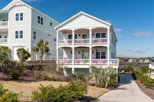 Change Of Pace By Oak Island Accommodations