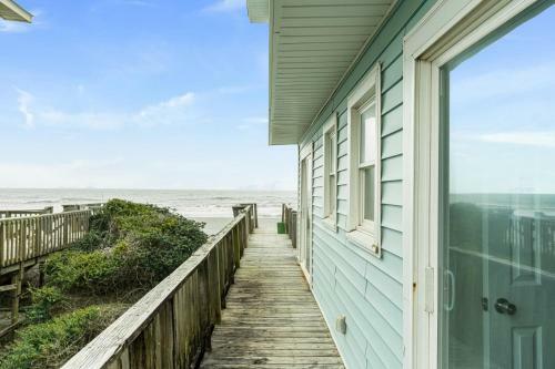 My Two Gulls By Oak Island Accommodations