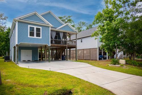 Naut The Office By Oak Island Accommodations