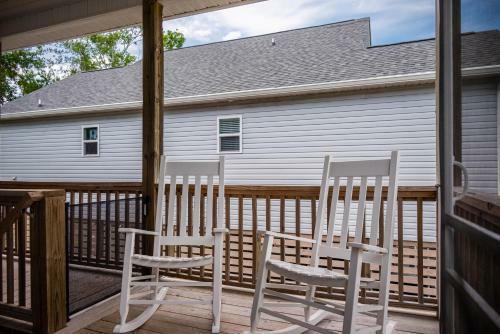 Naut The Office By Oak Island Accommodations