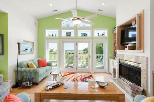 Beachfront Bliss By Oak Island Accommodations