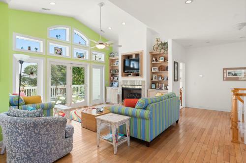 Beachfront Bliss By Oak Island Accommodations