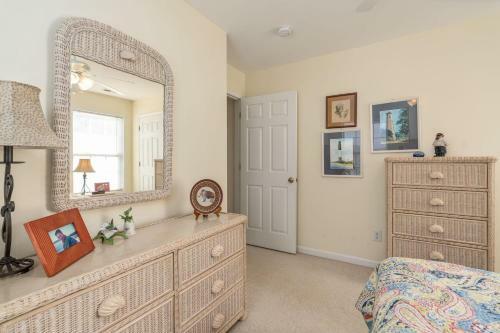 Cox Landing By Oak Island Accommodations