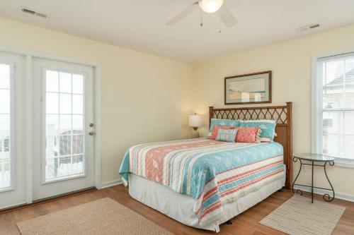Cox Landing By Oak Island Accommodations