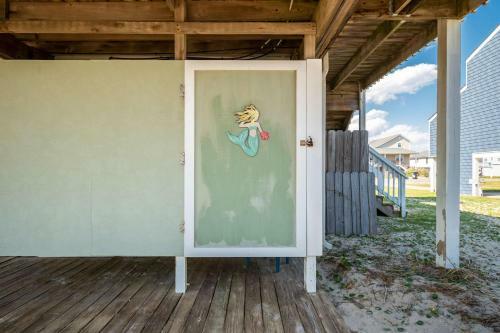 Beach Barracks By Oak Island Accommodations