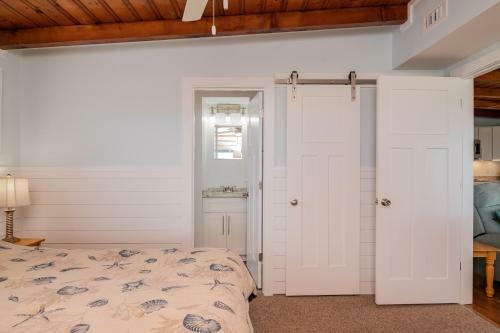 Chill'ax Inn By Oak Island Accommodations