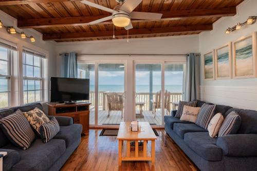 Chill'ax Inn By Oak Island Accommodations