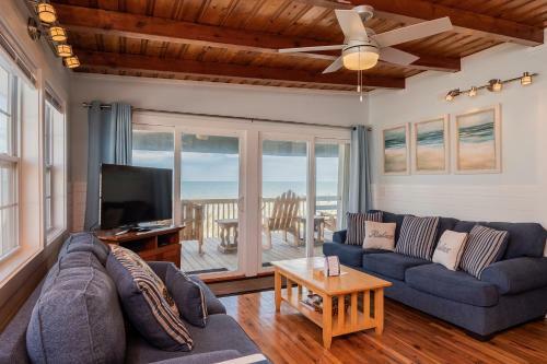 Chill'ax Inn By Oak Island Accommodations
