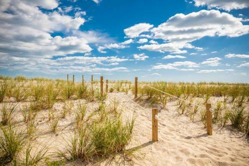 Chill'ax Inn By Oak Island Accommodations