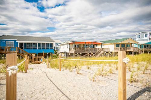 Chill'ax Inn By Oak Island Accommodations