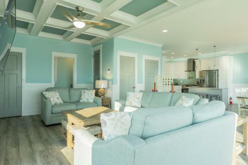 Clear Skies By Oak Island Accommodations
