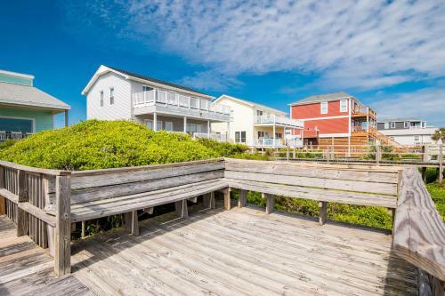 Altamarea By Oak Island Accommodations