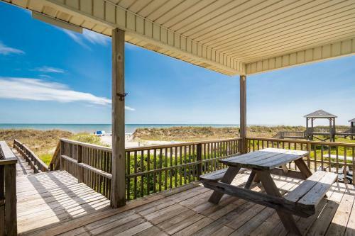 Altamarea By Oak Island Accommodations