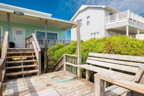 Altamarea By Oak Island Accommodations