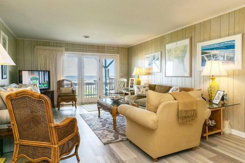 Surfsong By Oak Island Accommodations