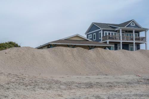 Surfsong By Oak Island Accommodations