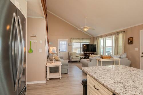 Into The Mystic By Oak Island Accommodations