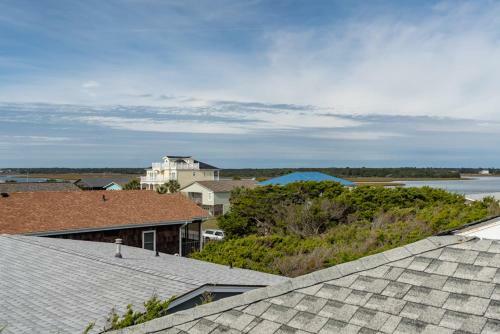 The Surf Shack By Oak Island Accommodations