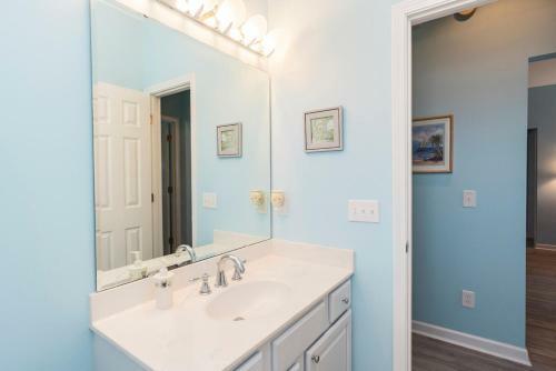 The Surf Shack By Oak Island Accommodations