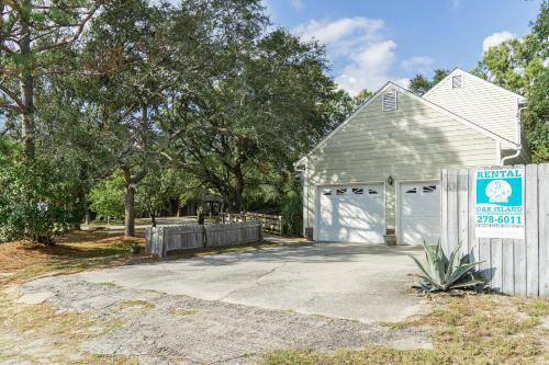 Windy Pointe By Oak Island Accommodations