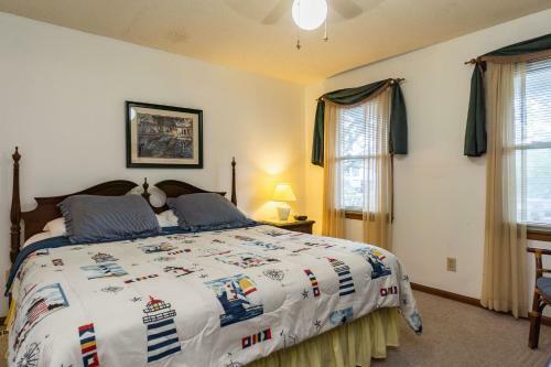Windy Pointe By Oak Island Accommodations