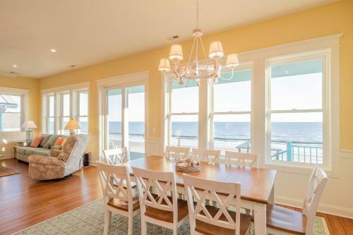 Wave Watcher By Oak Island Accommodations