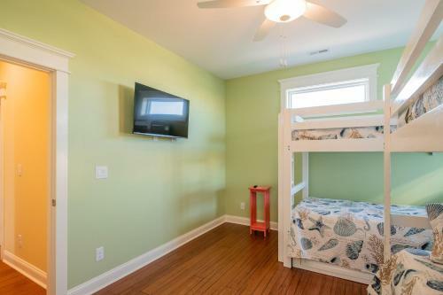 Wave Watcher By Oak Island Accommodations