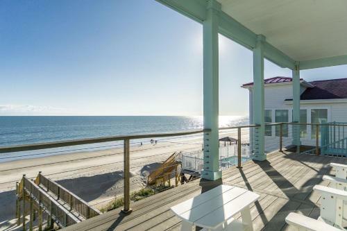 Wave Watcher By Oak Island Accommodations