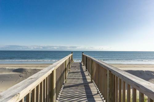 Wave Watcher By Oak Island Accommodations