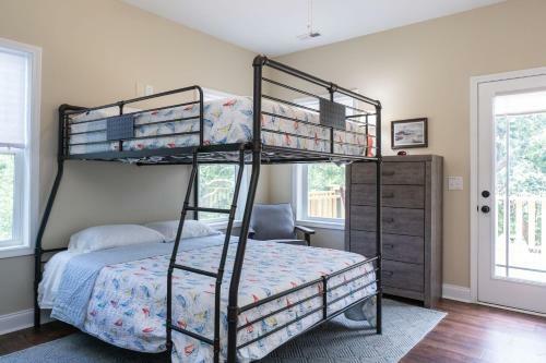 Tranquil Harbor By Oak Island Accommodations
