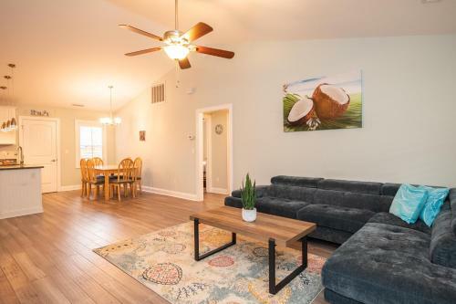 The Little Coconut By Oak Island Accommodations