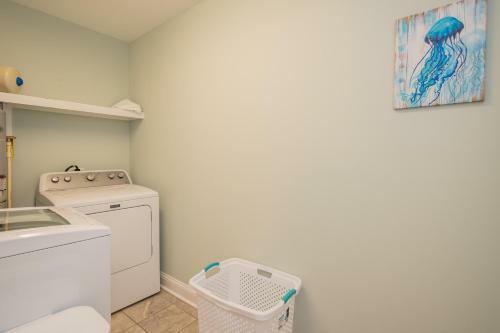 The Little Coconut By Oak Island Accommodations