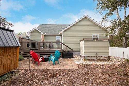 The Little Coconut By Oak Island Accommodations