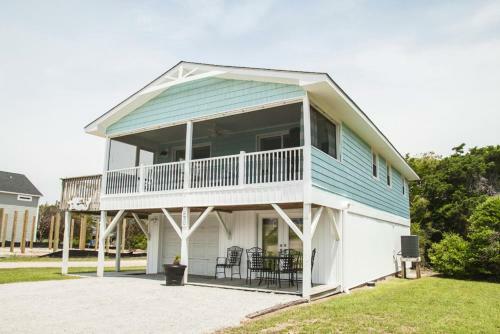 Sunkissed 2 By Oak Island Accommodations