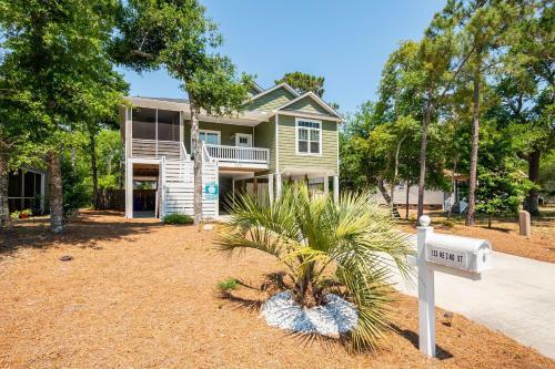 Shore 2 Relax By Oak Island Accommodations