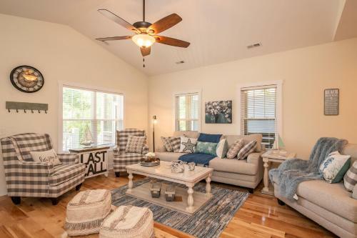 Shore 2 Relax By Oak Island Accommodations
