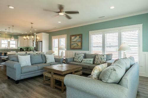 Wait N Sea By Oak Island Accommodations