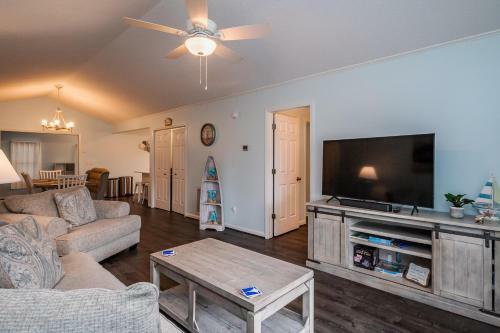 La Isla Bonita By Oak Island Accommodations
