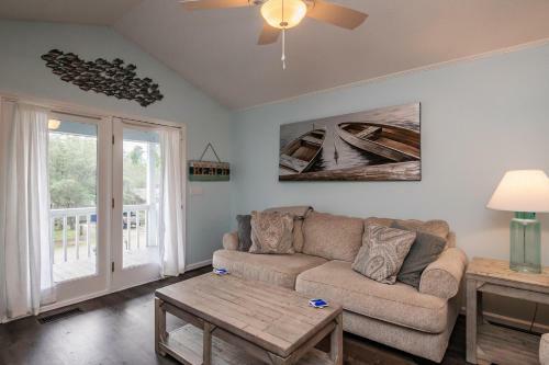 La Isla Bonita By Oak Island Accommodations