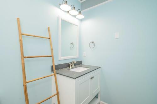 La Isla Bonita By Oak Island Accommodations