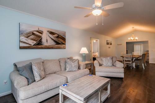 La Isla Bonita By Oak Island Accommodations