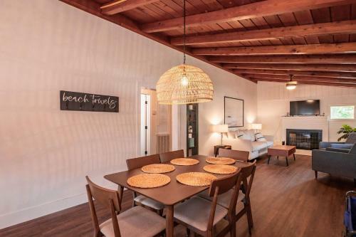 Summer Breeze By Oak Island Accommodations