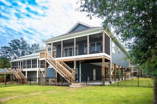 Waterway Haven By Oak Island Accommodations