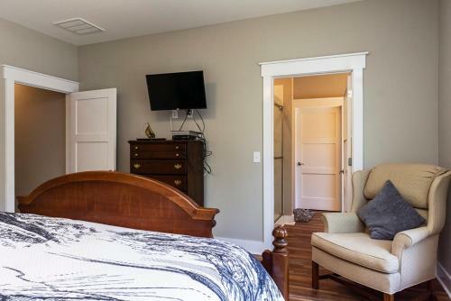 Waterway Haven By Oak Island Accommodations