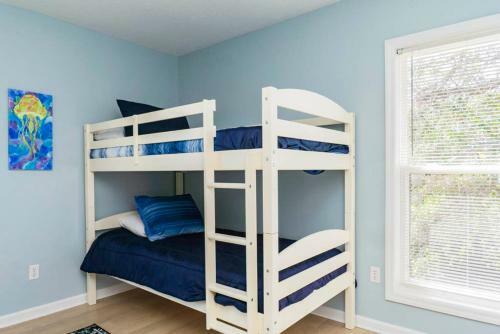 Lay Z Days By Oak Island Accommodations