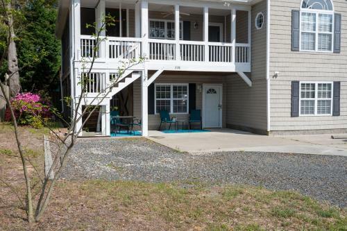 Apartamento Leaping Lizard By Oak Island Accommodations